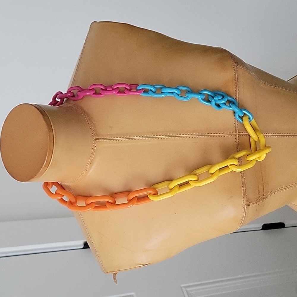 Multi color chain necklace